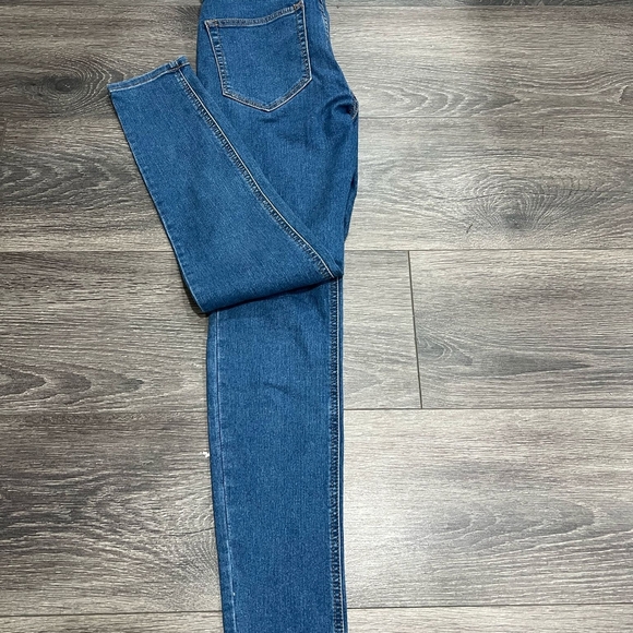 Pull & Bear Classic Blue Women's Jeans Size 6 - Picture 1 of 3